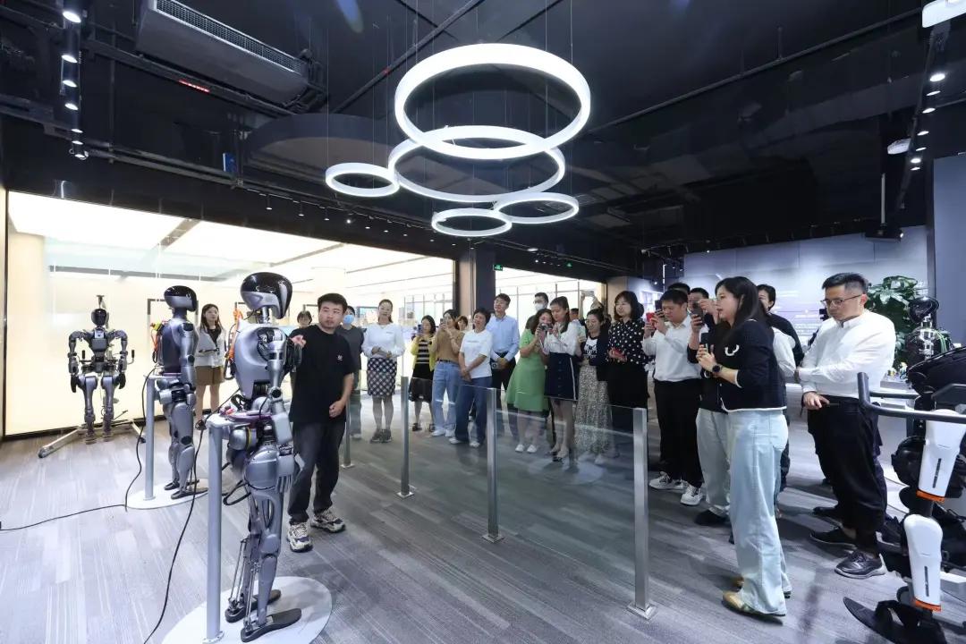 嘉实基金探寻新质中国企业_新质生产力产业探访活动_嘉实环保低碳股票基金